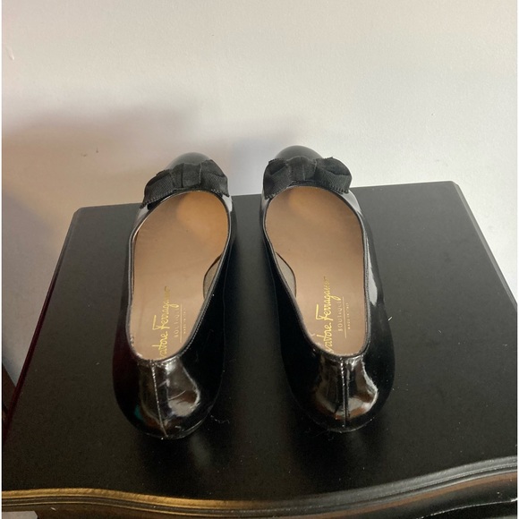 Authentic Salvatore Ferragamo patent leather heels - Picture 4 of 8